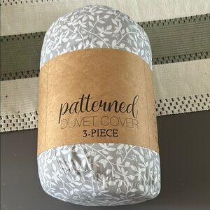 Floral Gray and White Duvet Cover Set